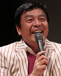 [HOST]
青島健太
(スポーツライター／キャスター)